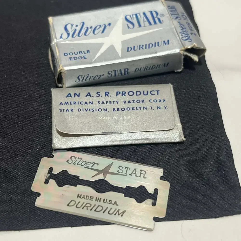 Vintage Double Edge Safety Razor with Silver Star Blades